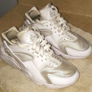 Excellent Used Condition Women's Nike Air Huarache Sz 7 Sneakers
